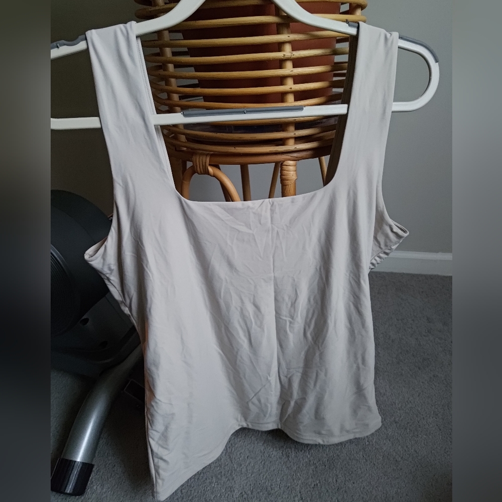 Sold🎀NWOT Abercrombie & Fitch Smoothing Tank Top